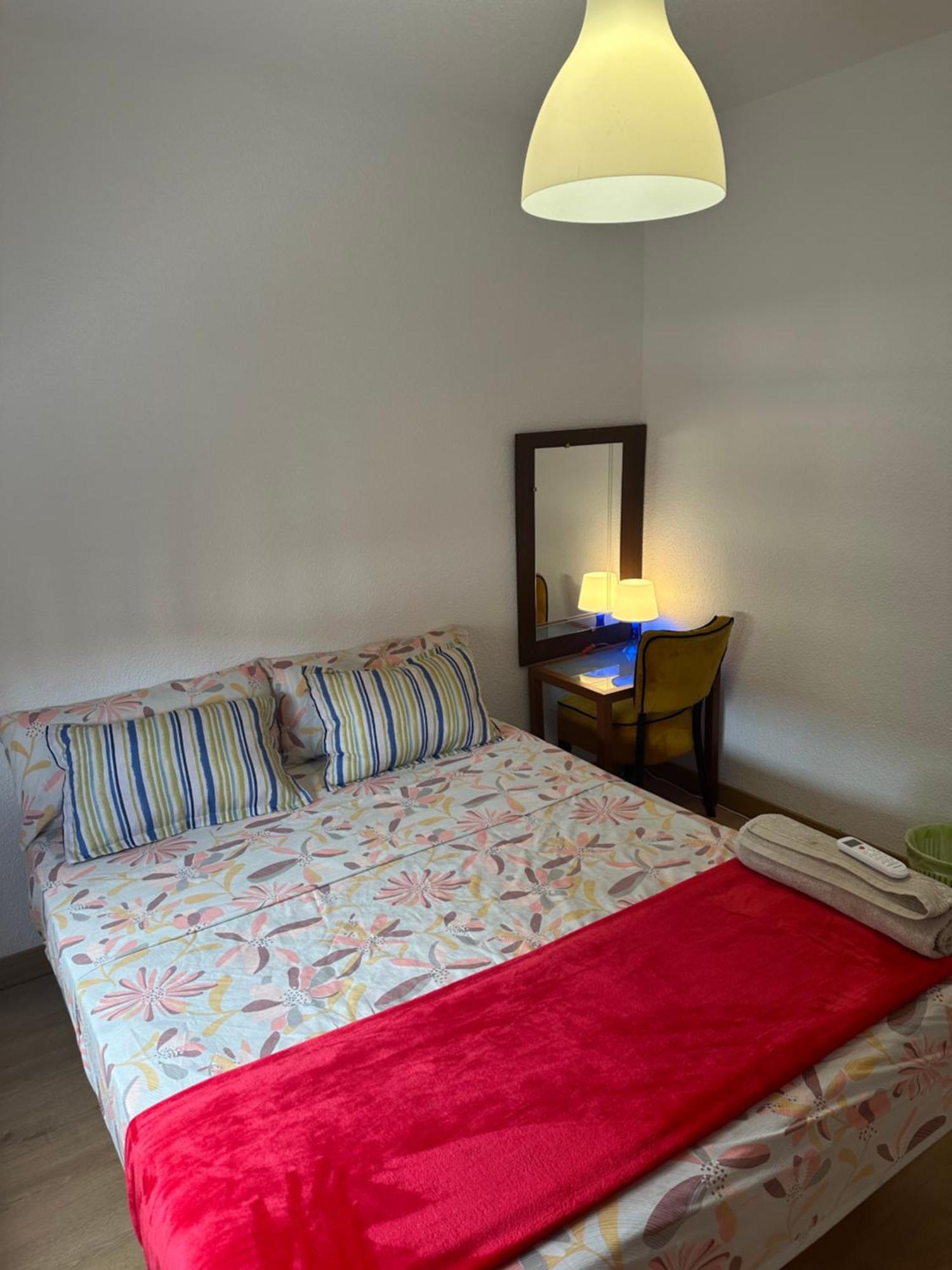El Gengo Hostel Мадрид Екстериор снимка